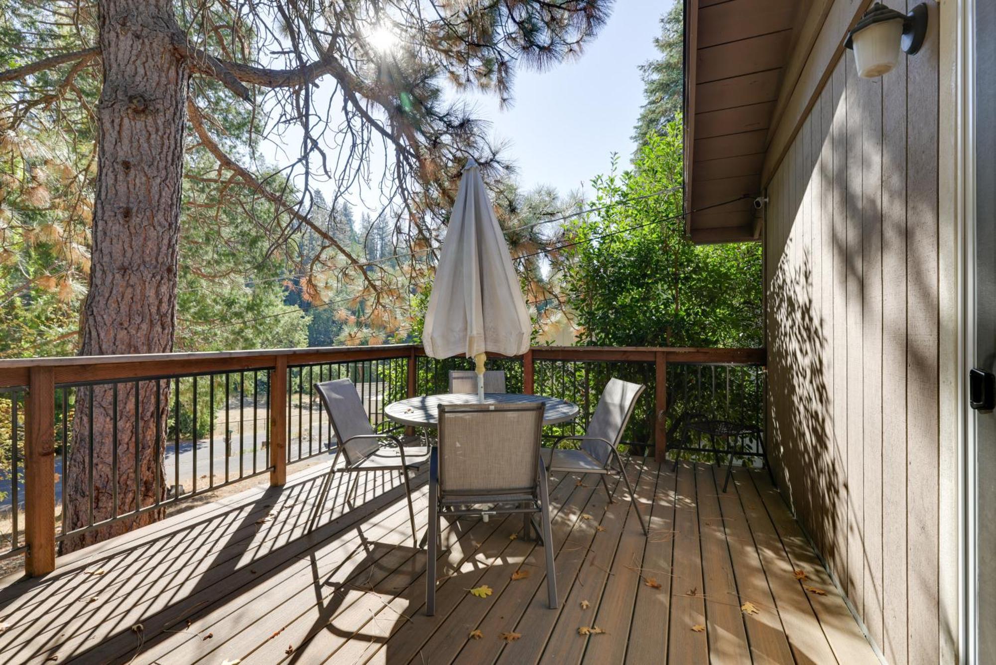 Sherwood Forest Cabin With Deck And Fire Pit! Twain Harte Экстерьер фото